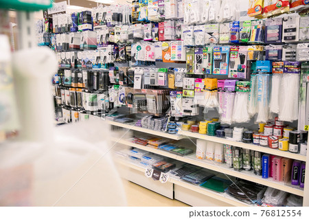 Inside the 100-yen shop Inside the 100-yen shop 76812554