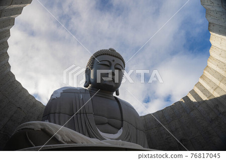被太陽照亮的大佛 被太陽照亮的大佛 76817045