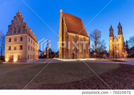 Poznan. Cathedral on Tumskiy Island at sunrise. Poznan. Cathedral on Tumskiy Island at sunrise. 76820078