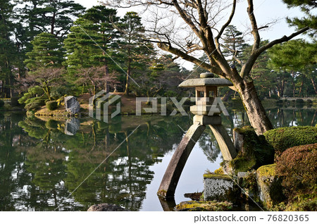 兼六園琴寺石燈籠“琴寺石燈籠” 兼六園琴寺石燈籠“琴寺石燈籠” 76820365