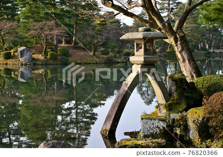 兼六園琴寺石燈籠“琴寺石燈籠” 兼六園琴寺石燈籠“琴寺石燈籠” 76820366