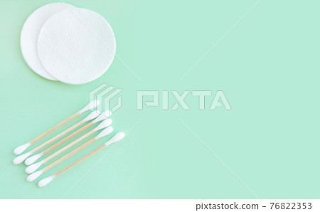 Bamboo eco cotton swabs and cotton pads for personal hygiene 76822353