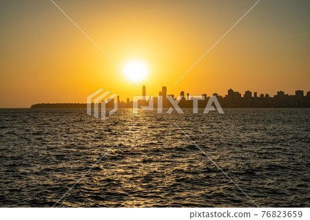 Mumbai dusk 76823659