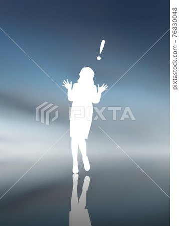 驚訝的女性剪影白色感嘆號 Cg 插圖垂直 76830048