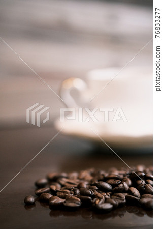 Extraordinary coffee time to drink between busy days 76833277