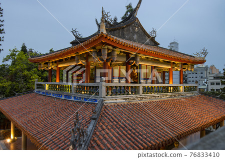 夜晚的赤崁樓屋頂 夜晚的赤崁樓屋頂 76833410