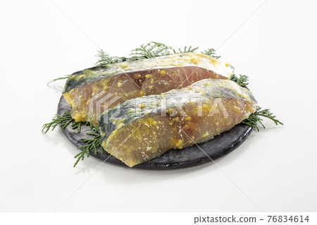2 slices of Spanish mackerel pickled in Saikyo 2 slices of Spanish mackerel pickled in Saikyo 76834614