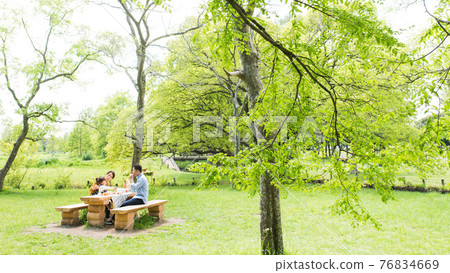 Picnic family leisure Picnic family leisure 76834669
