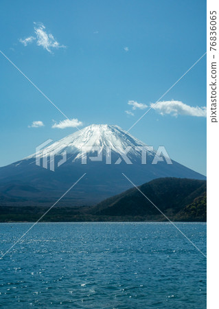 Mt. Fuji and Lake Motosu seen from Koan Campsite Mt. Fuji and Lake Motosu seen from Koan Campsite 76836065