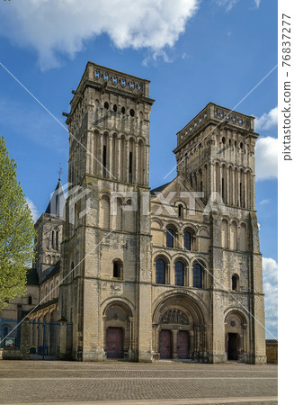 Abbey of Sainte-Trinite, Caen, France 76837277