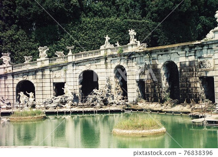 Caserta Palace 76838396