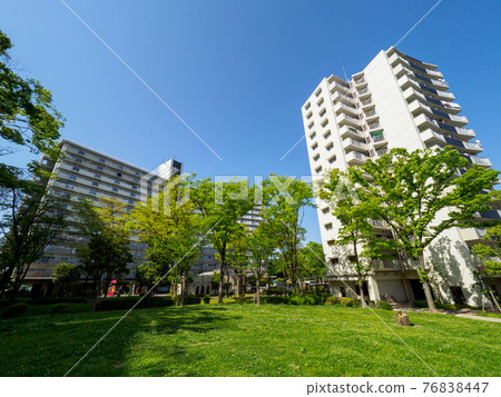 Oyata 1-chome housing complex (April 2017) Oyata 1-chome housing complex (April 2017) 76838447