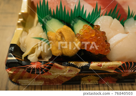 Sushi, sea urchin and salmon roe Sushi, sea urchin and salmon roe 76840503