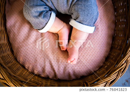 寶貝可愛的腳 寶貝可愛的腳 76841823