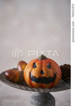 Halloween image and compote plate 76842855