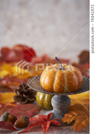 Halloween image and compote plate 76842872