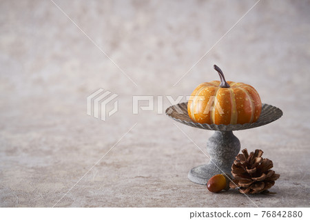 Halloween image and compote plate 76842880
