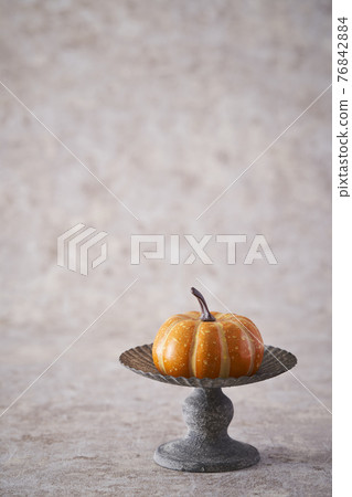 Halloween image and compote plate 76842884