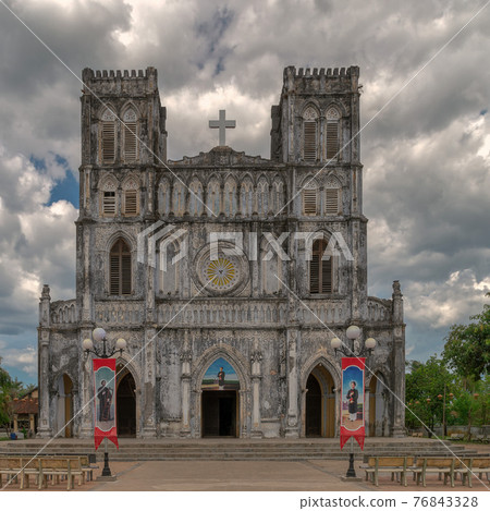 ang Lang is a Roman Catholic church, built in 1892 76843328