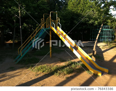 落日照亮的幻燈片 76843386