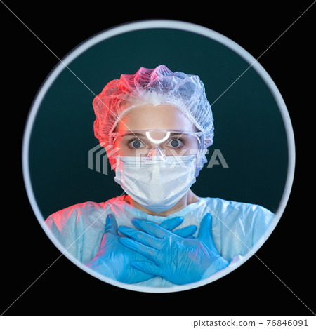 scared doctor surgeon portrait round frame avatar scared doctor surgeon portrait round frame avatar 76846091