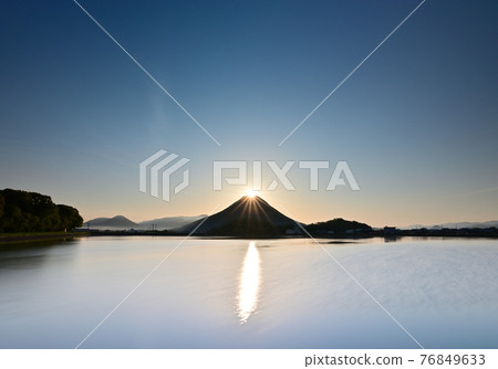 Sunrise of Sanuki Fuji (Mt. Iino) in Marugame City, Kagawa Prefecture, Shikoku Sunrise of Sanuki Fuji (Mt. Iino) in Marugame City, Kagawa Prefecture, Shikoku 76849633
