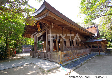 Shikaumi Shrine, the guardian of the Genkai Sea on Shikajima, Fukuoka City 76852119