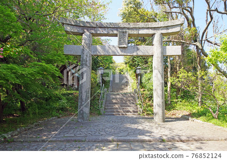 The second torii gate of Shikaumi Shrine, the guardian of the Genkai Sea on Shikajima, Fukuoka City The second torii gate of Shikaumi Shrine, the guardian of the Genkai Sea on Shikajima, Fukuoka City 76852124