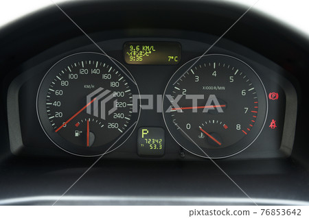 Automotive meter 76853642