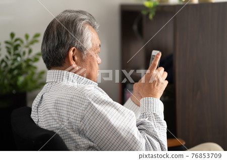 智能手機智能手機老人 智能手機智能手機老人 76853709