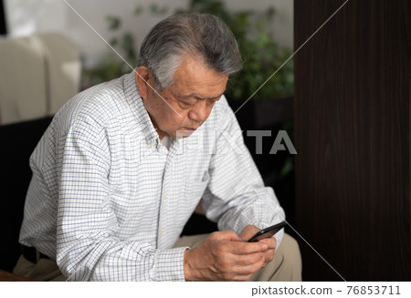 智能手機智能手機老人 智能手機智能手機老人 76853711