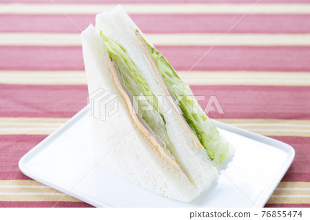 Delicious ham lettuce cheese sandwich (triangular sandwich) 76855474