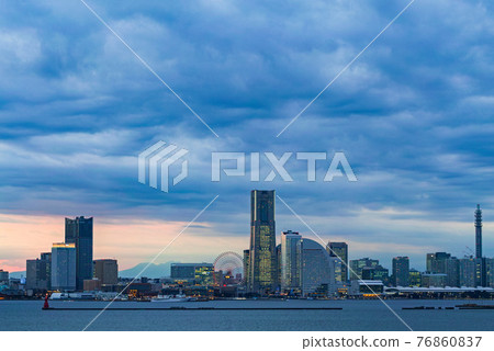 Yokohama / Minato Mirai 21 Office Whole Building Illuminated (TOWERS Milight) 76860837