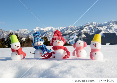 Snowman group 76861089