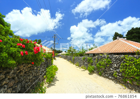 Original scenery of Okinawa Taketomi Island 76861854
