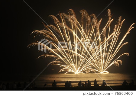 Fireworks display image Fireworks display image 76863400