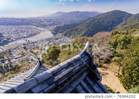 View below from Iwakuni Castle on the summit of Iwakuni City, Yamaguchi Prefecture View below from Iwakuni Castle on the summit of Iwakuni City, Yamaguchi Prefecture 76864202