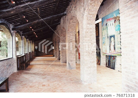 Assisi 76871318
