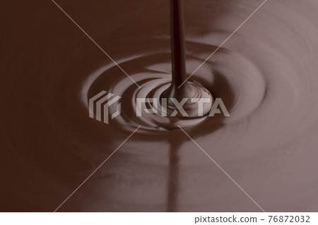 Handmade chocolate sauce 76872032