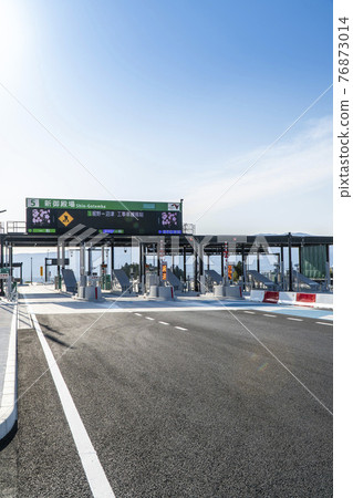 2021年4月10日開通的新東名高速公路新御殿場IC 76873014