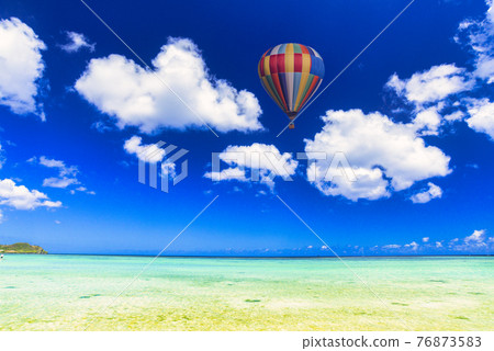 Tumon海灘的美麗的珊瑚礁海 Tumon海灘的美麗的珊瑚礁海 76873583