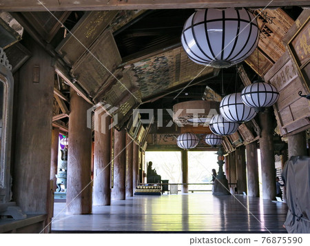 The main hall of Hasedera, the flower temple of Yamatoji 76875590