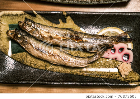 Baked natural book shishamo male and female 76875603