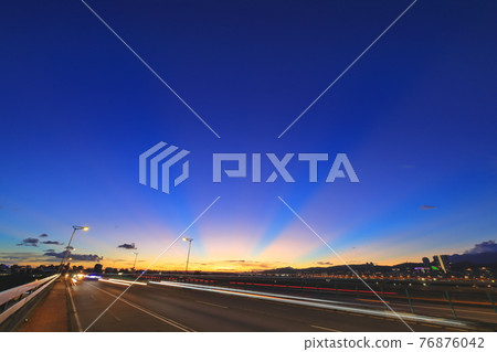 sunset taipei taiwan 76876042