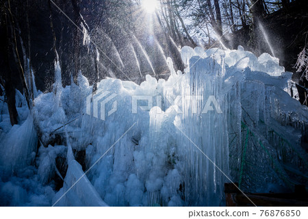 Ice pillar Onouchi valley tourist attraction 76876850