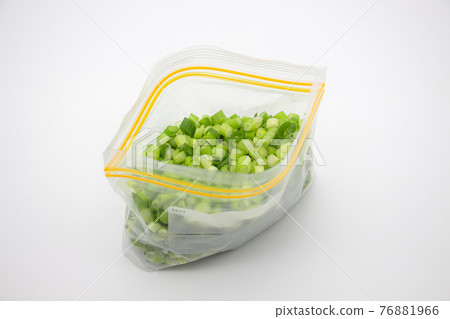 Green onions stored in a freezer bag Green onions stored in a freezer bag 76881966
