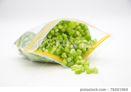 存放在冷凍袋中的大蔥 76881969