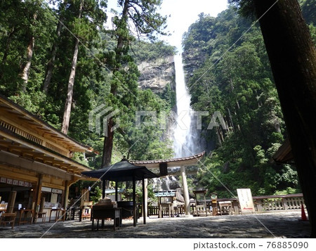 Powerful Nachi Falls 76885090