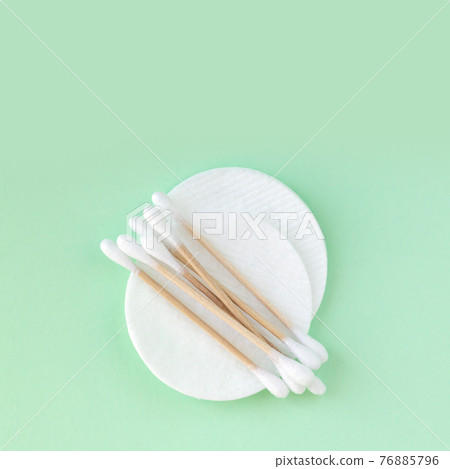 Bamboo eco cotton swabs and cotton pads for personal hygiene Bamboo eco cotton swabs and cotton pads for personal hygiene 76885796