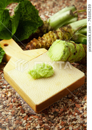 磨碎的芥末 磨碎的芥末 76886289